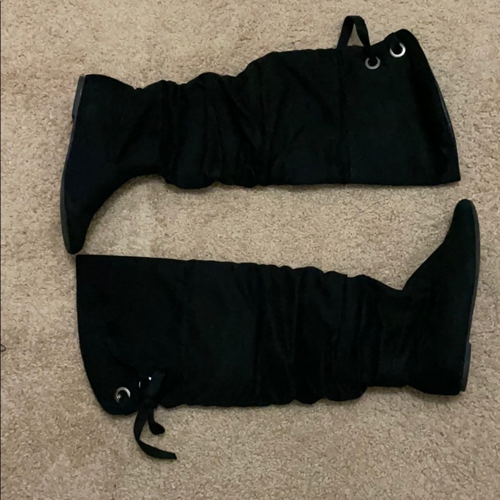 Knee boots